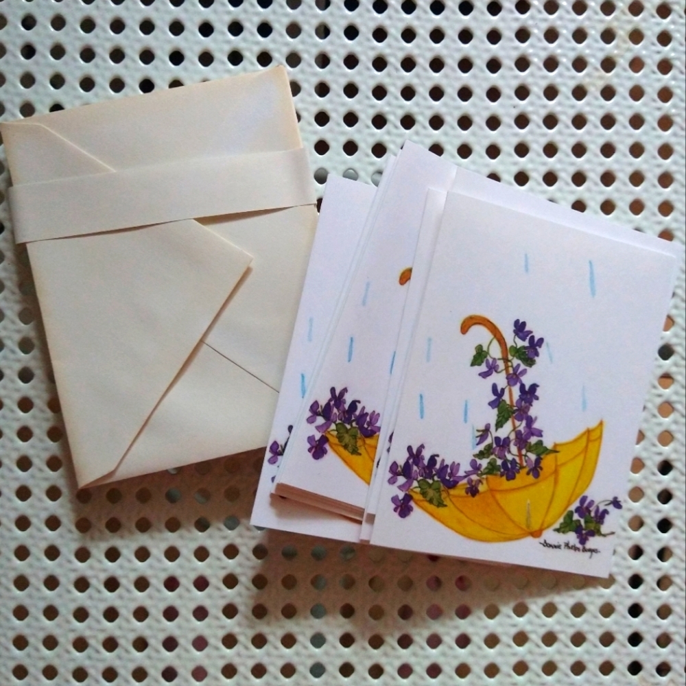 Vintage Shower Invitations ☔